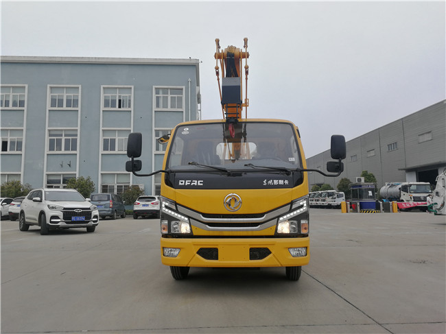 國六東風13.5米曲臂高空作業(yè)車 國六東風13.5米曲臂高空作業(yè)車