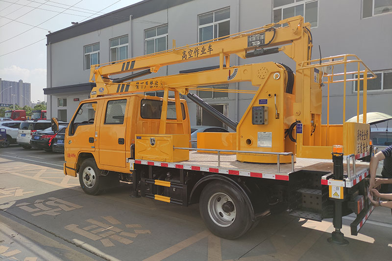 江鈴13米雙排藍(lán)牌高空作業(yè)車 江鈴13米雙排藍(lán)牌高空作業(yè)車