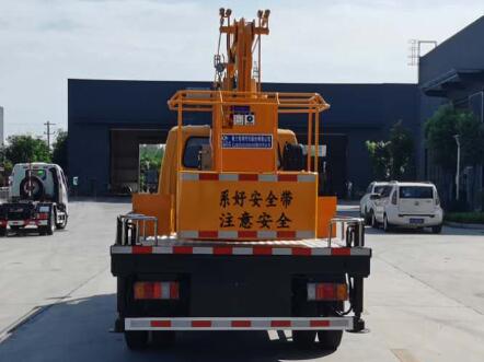 程力威牌CLW5045JGK6HX型高空作業(yè)車 程力威牌CLW5045JGK6HX型高空作業(yè)車