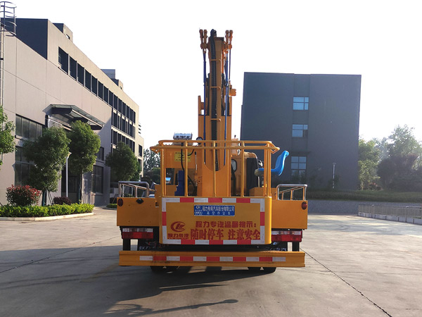程力威牌CLW5070JGK6DP型高空作業(yè)車 程力威牌CLW5070JGK6DP型高空作業(yè)車
