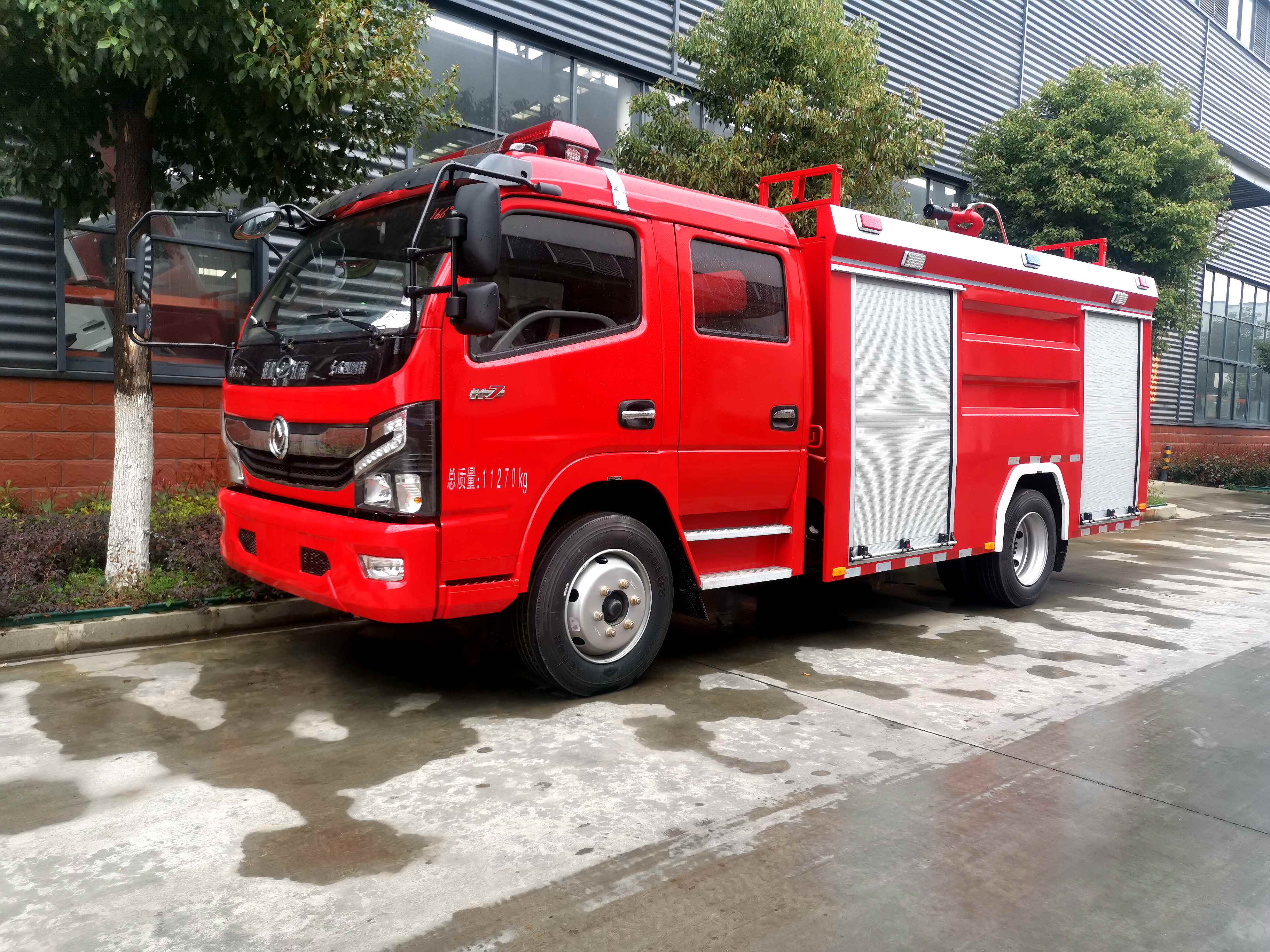 東風(fēng)5噸水罐消防車 東風(fēng)5噸水罐消防車