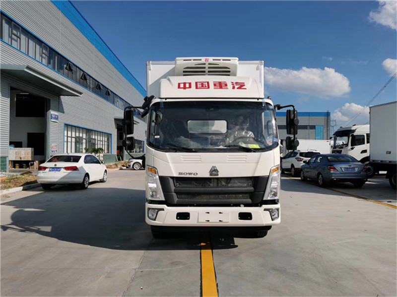 國六 重汽豪沃4.2米排半冷藏車 國六 重汽豪沃4.2米排半冷藏車