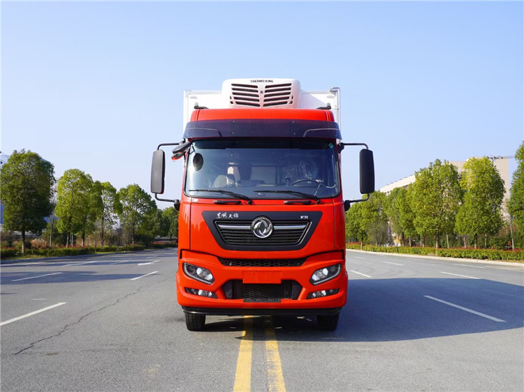 國六 東風(fēng)天錦KR高頂雙臥6.8米冷藏車 國六 東風(fēng)天錦KR高頂雙臥6.8米冷藏車