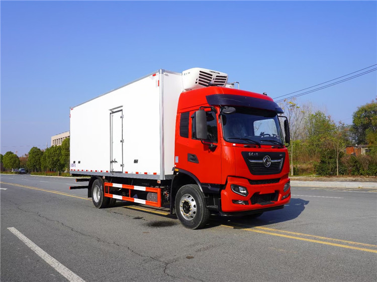 國六 東風(fēng)天錦KR高頂雙臥6.8米冷藏車 國六 東風(fēng)天錦KR高頂雙臥6.8米冷藏車