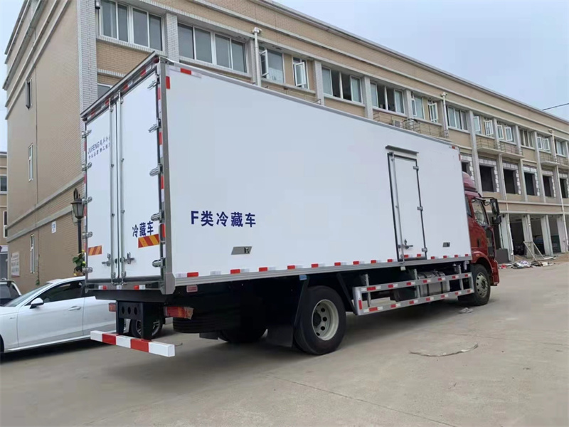 國(guó)六 精英版J6L解放6.8米高頂雙臥冷藏車(chē) 國(guó)六 精英版J6L解放6.8米高頂雙臥冷藏車(chē)