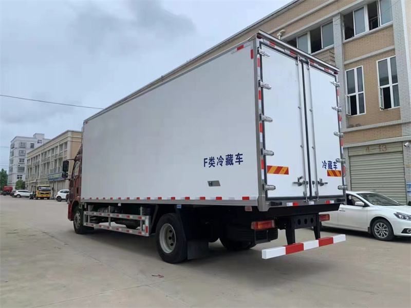 國(guó)六 精英版J6L解放6.8米高頂雙臥冷藏車(chē) 國(guó)六 精英版J6L解放6.8米高頂雙臥冷藏車(chē)
