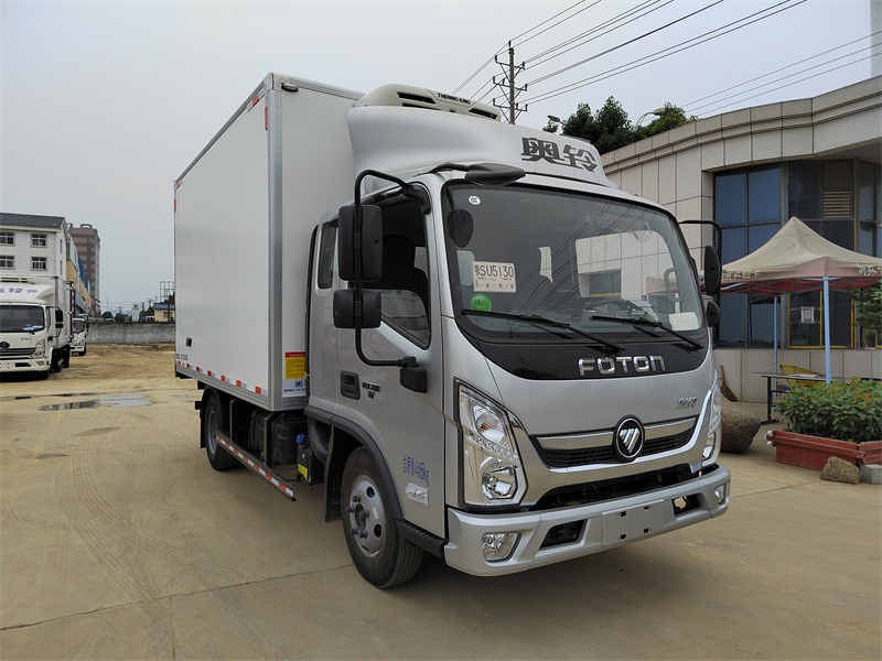 國(guó)六 福田奧鈴4.2米排半冷藏車 國(guó)六 福田奧鈴4.2米排半冷藏車