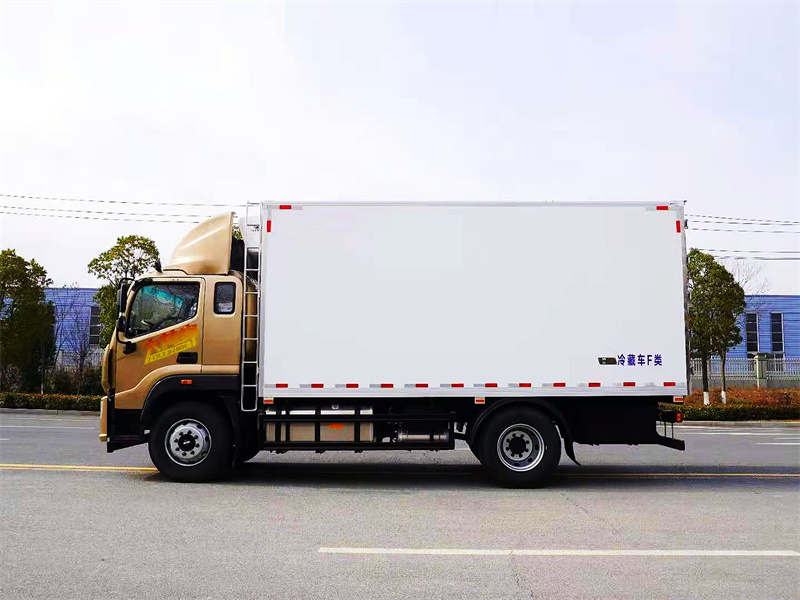 國六 福田奧鈴大黃蜂5.3米冷藏車 國六 福田奧鈴大黃蜂5.3米冷藏車