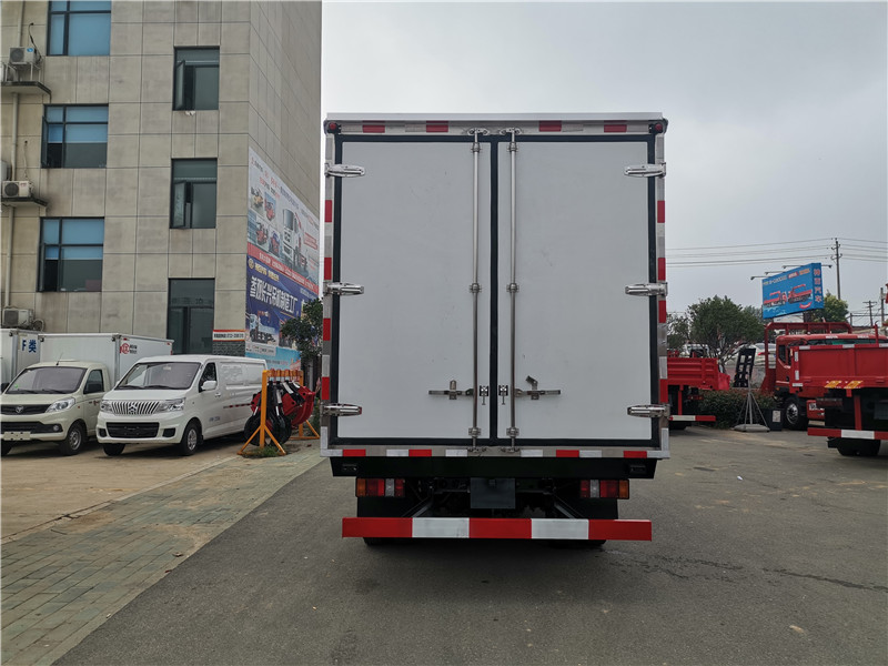 國六 江鈴凱運(yùn)4.2米肉鉤冷藏車 國六 江鈴凱運(yùn)4.2米肉鉤冷藏車