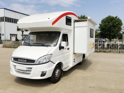 依維柯寶迪C型房車(chē) 雙拓展倉(cāng) 依維柯寶迪C型房車(chē) 雙拓展倉(cāng)