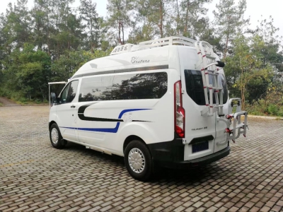 福特新全順中軸中頂B型房車 福特新全順中軸中頂B型房車