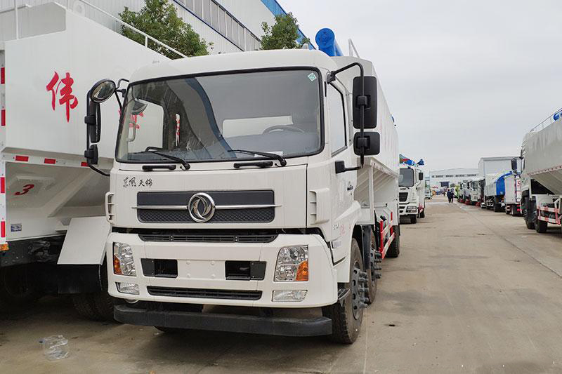 東風(fēng)天錦小三軸散裝飼料運(yùn)輸車 東風(fēng)天錦小三軸散裝飼料運(yùn)輸車