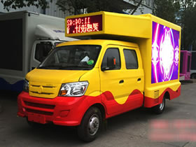 重汽王牌雙排宣傳車(3.54平米)