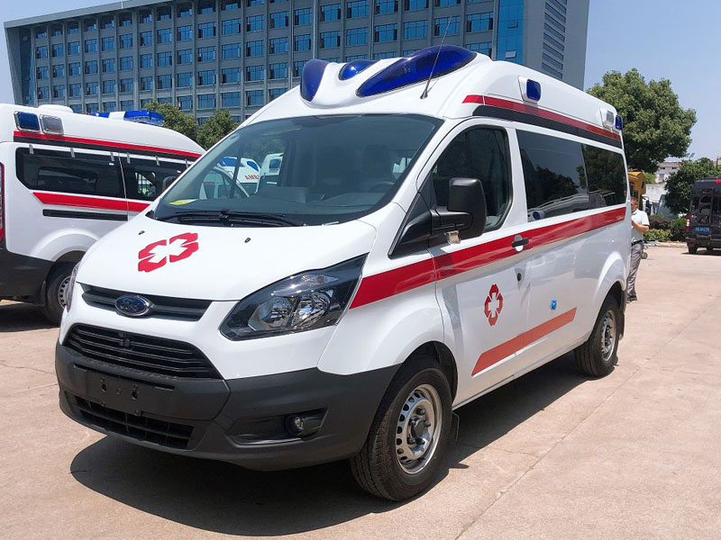 福特V362中軸中頂監(jiān)護(hù)型救護(hù)車(汽油)