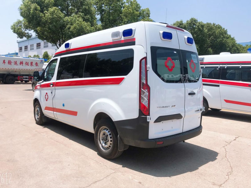 福特V362中軸中頂監(jiān)護型救護車(汽油) 福特V362中軸中頂監(jiān)護型救護車(汽油)