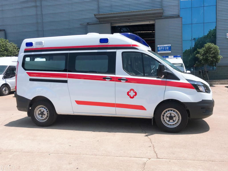 福特V362中軸中頂監(jiān)護型救護車(汽油) 福特V362中軸中頂監(jiān)護型救護車(汽油)