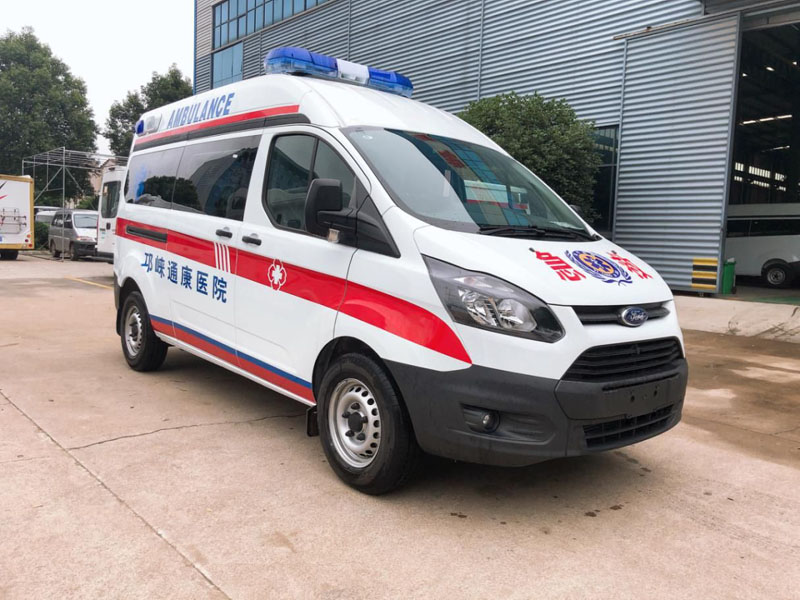 福特V362中軸中頂負(fù)壓監(jiān)護(hù)型救護(hù)車(長排警燈)