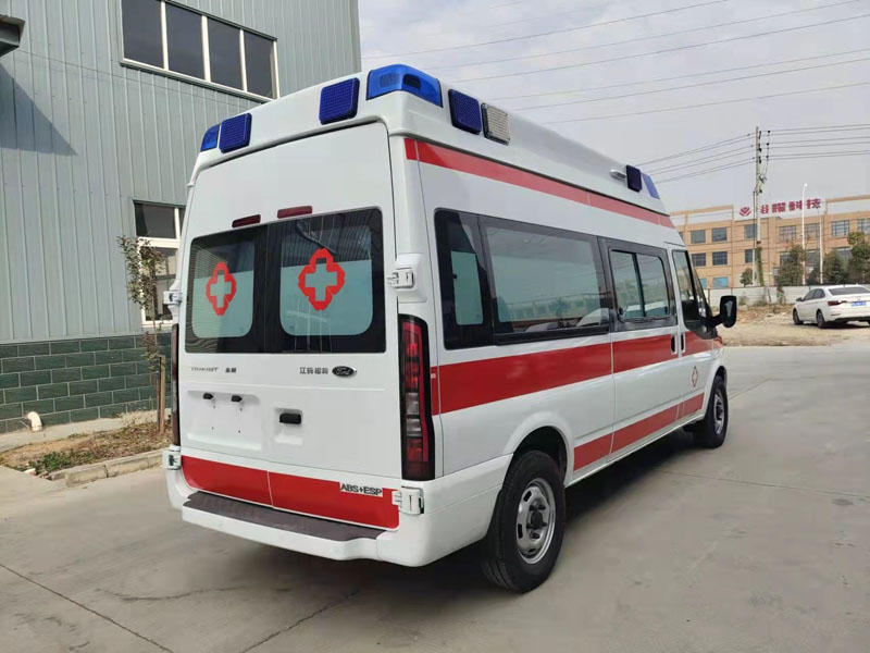福特V348長(zhǎng)軸高頂救護(hù)車(chē) 福特V348長(zhǎng)軸高頂救護(hù)車(chē)