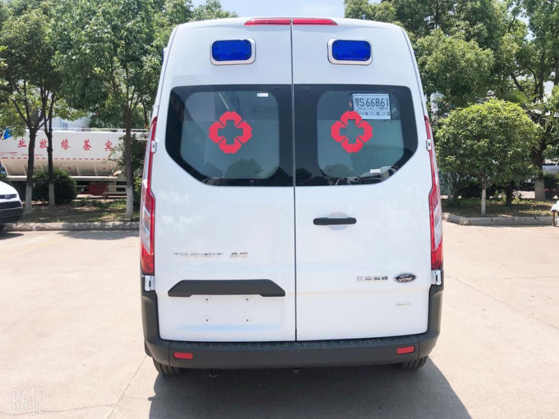 福特V362中軸中頂負(fù)壓監(jiān)護(hù)型救護(hù)車(長排警燈) 福特V362中軸中頂負(fù)壓監(jiān)護(hù)型救護(hù)車(長排警燈)