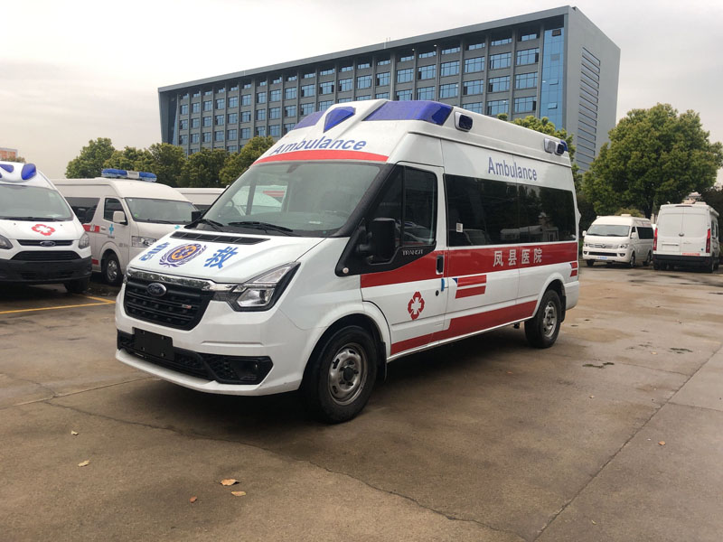 福特V348長軸高頂客運(yùn)(福星頂)救護(hù)車