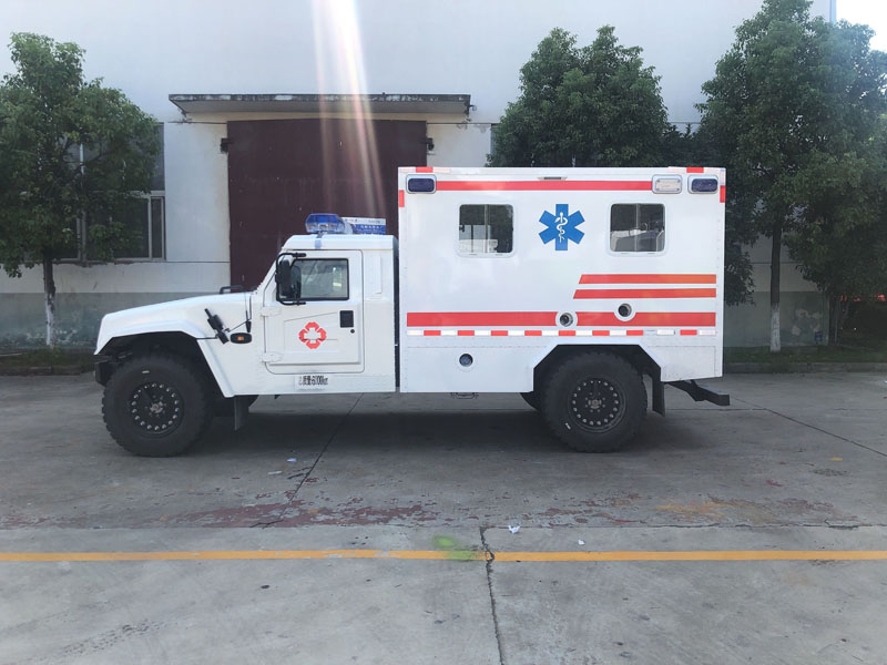 東風(fēng)猛士越野型救護(hù)車(柴油) 東風(fēng)猛士越野型救護(hù)車(柴油)