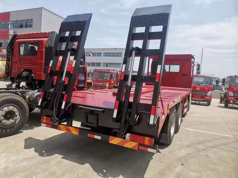國六東風(fēng)柳汽前四后八平板運(yùn)輸車 國六東風(fēng)柳汽前四后八平板運(yùn)輸車
