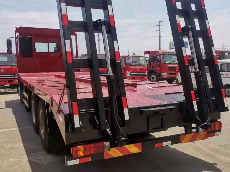 國六東風(fēng)柳汽前四后八平板運(yùn)輸車 國六東風(fēng)柳汽前四后八平板運(yùn)輸車