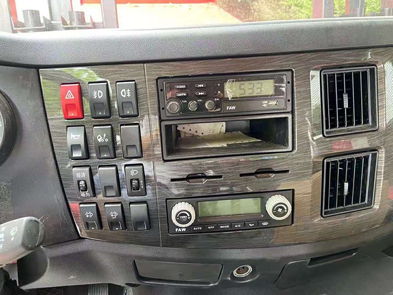 國六解放J6L牌前四后四平板運輸車 國六解放J6L牌前四后四平板運輸車