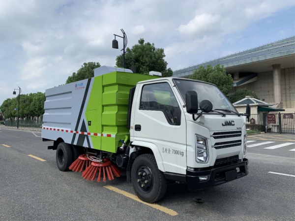 國(guó)六江鈴凱銳掃路車(chē) 國(guó)六江鈴凱銳掃路車(chē)