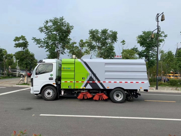國(guó)六東風(fēng)凱普特7.5方掃路車 國(guó)六東風(fēng)凱普特7.5方掃路車