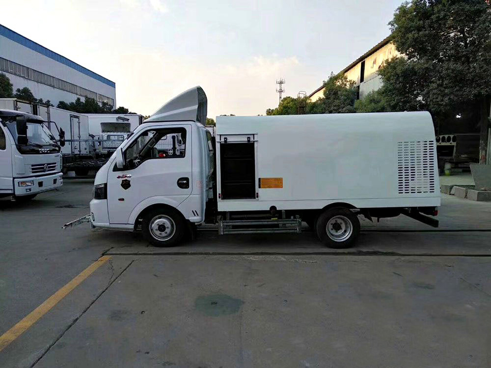國(guó)六1.5立方 藍(lán)牌東風(fēng)途逸 路面清洗車 國(guó)六1.5立方 藍(lán)牌東風(fēng)途逸 路面清洗車