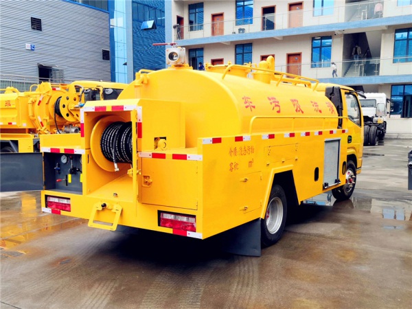 小多利卡清洗吸糞車(chē) 小多利卡清洗吸糞車(chē)