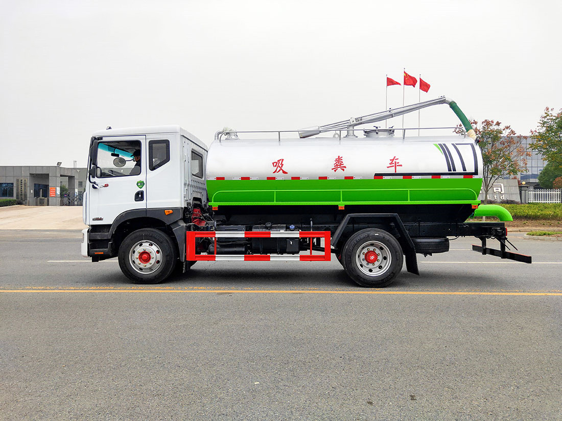 東風(fēng)D9吸糞車12方 東風(fēng)D9吸糞車12方