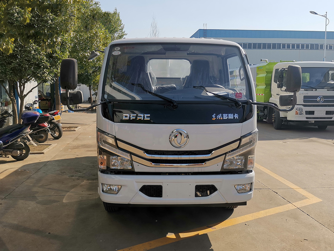 東風(fēng)小多利卡5方吸糞車 東風(fēng)小多利卡5方吸糞車