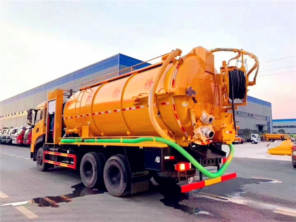 東風(fēng)天龍大型市政搶修車 東風(fēng)天龍大型市政搶修車