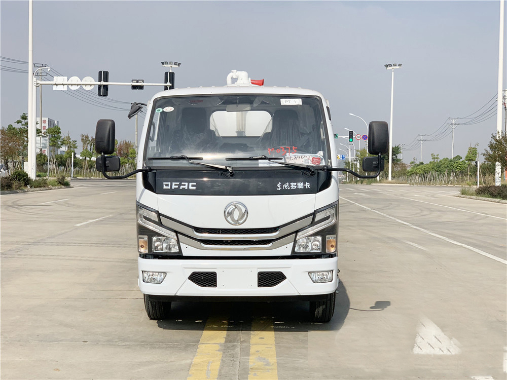 國六4.5方東風(fēng)D6 吸污車 國六4.5方東風(fēng)D6 吸污車