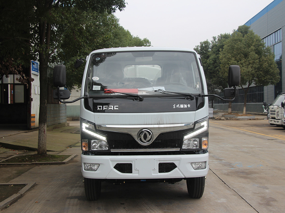 東風小福瑞卡5方吸糞車 東風小福瑞卡5方吸糞車