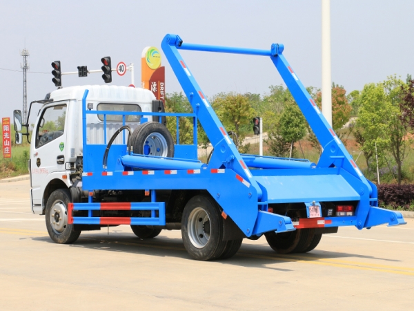 國(guó)六東風(fēng)大多利卡 5~6方 擺臂垃圾車 國(guó)六東風(fēng)大多利卡 5~6方 擺臂垃圾車