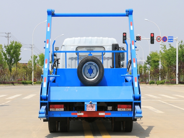 國(guó)六東風(fēng)大多利卡 5~6方 擺臂垃圾車 國(guó)六東風(fēng)大多利卡 5~6方 擺臂垃圾車