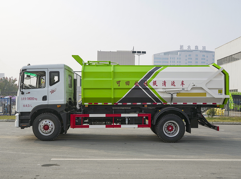 東風(fēng)D9掛桶垃圾車(chē) 東風(fēng)D9掛桶垃圾車(chē)