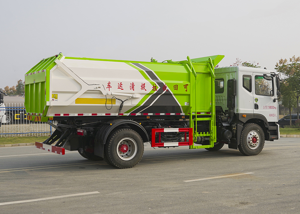 東風(fēng)D9掛桶垃圾車(chē) 東風(fēng)D9掛桶垃圾車(chē)