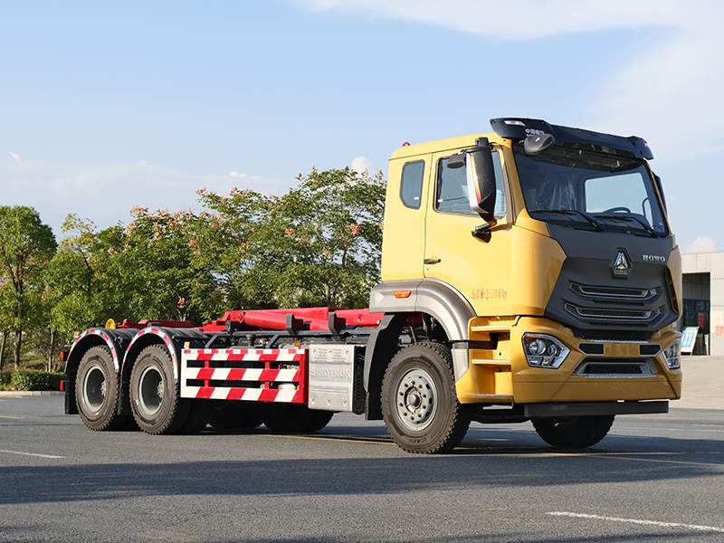 重汽浩瀚后雙橋18方勾臂垃圾車(chē) 重汽浩瀚后雙橋18方勾臂垃圾車(chē)