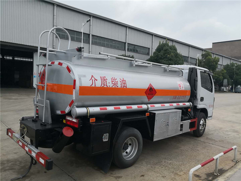 東風(fēng)多利卡4.5方國六加油車 東風(fēng)多利卡4.5方國六加油車
