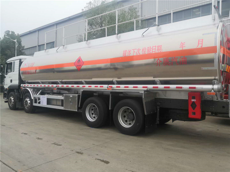 國六30.4方鋁合金油罐車-31方油罐車可裝26噸 國六30.4方鋁合金油罐車-31方油罐車可裝26噸