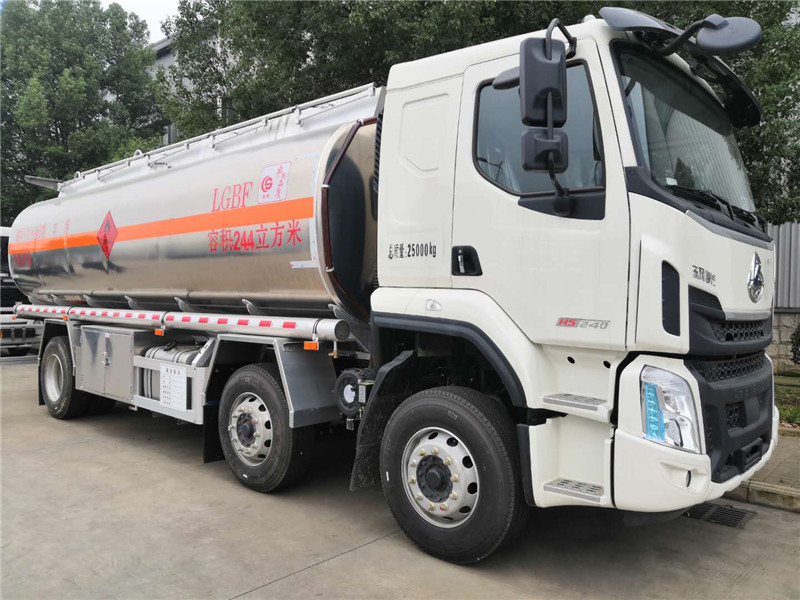 東風柳汽乘龍小三軸24.4方鋁合金運油車 東風柳汽乘龍小三軸24.4方鋁合金運油車