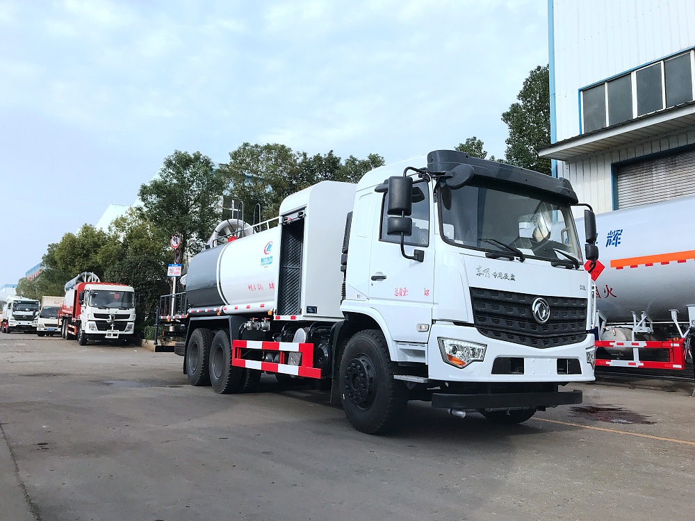 東風(fēng)專(zhuān)底D3L后雙橋抑塵車(chē)國(guó)六16立方/50-120米霧炮 東風(fēng)專(zhuān)底D3L后雙橋抑塵車(chē)國(guó)六16立方/50-120米霧炮
