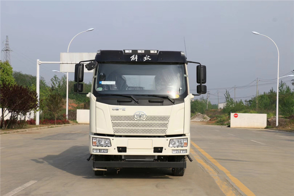 國(guó)六13立方解放J6 灑水車 國(guó)六13立方解放J6 灑水車
