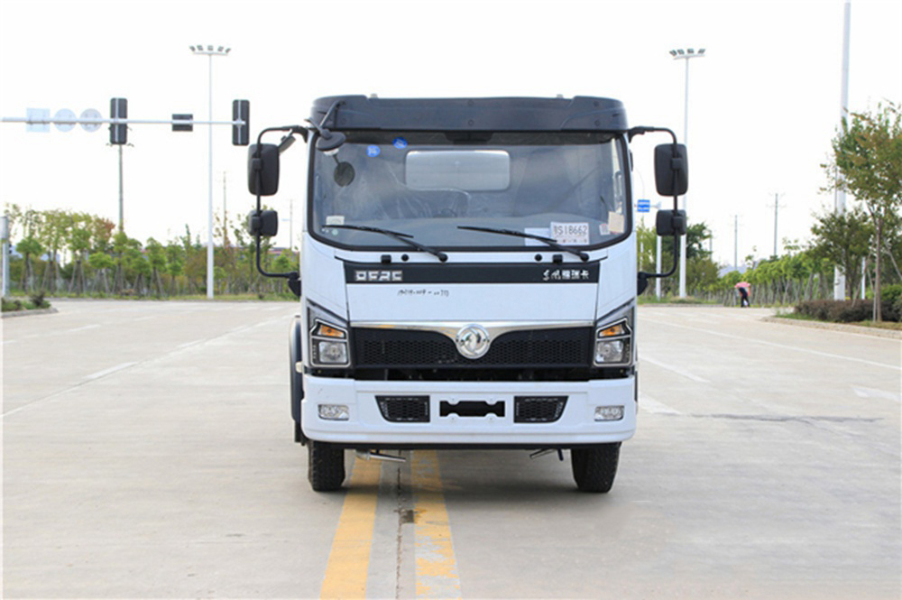 國(guó)六9立方東風(fēng)D7 灑水車 國(guó)六9立方東風(fēng)D7 灑水車