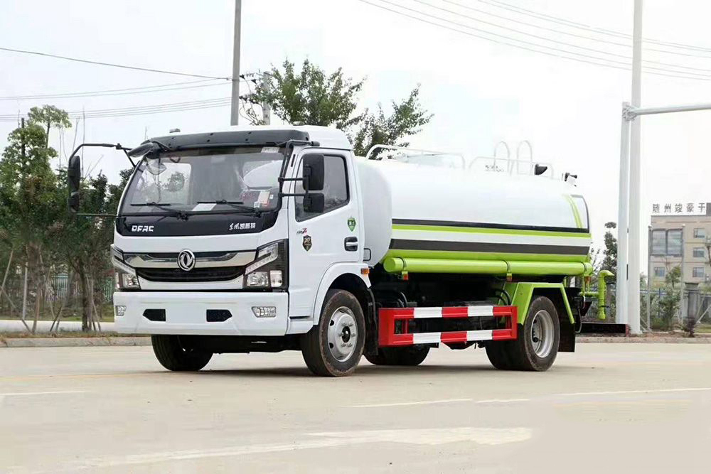 國(guó)六9立方東風(fēng)D7 灑水車 國(guó)六9立方東風(fēng)D7 灑水車