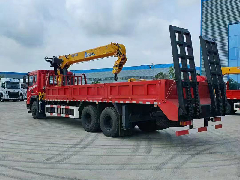 EQ5256JSQL6D31東風(fēng)DV5后八輪隨車吊 EQ5256JSQL6D31東風(fēng)DV5后八輪隨車吊
